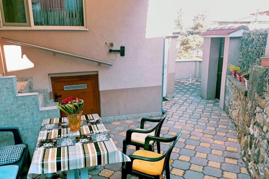 нouse With Cute Little Yard Apartment Plovdiv